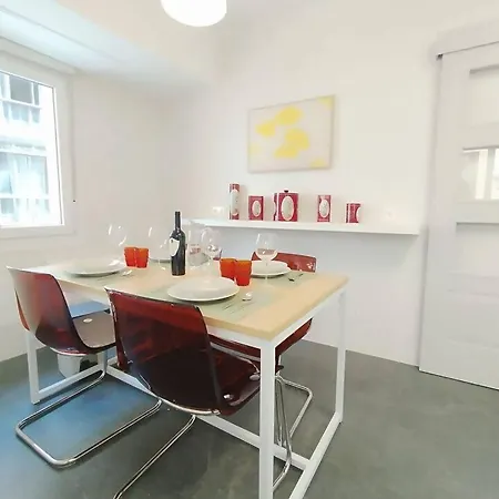 Apartment Espacioso, 4 Hab, Parking Gratis & Lic: Ebi-02928